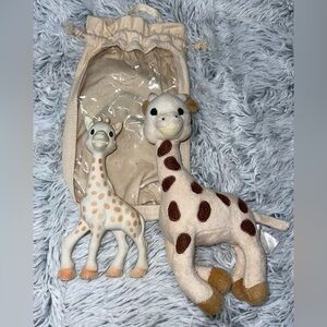 Sophie La Girafe Giraffe Baby Teether Sensory Squeak Soft Toy Bag Set